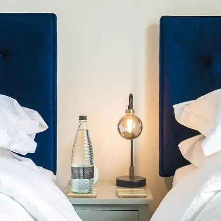 The Townhouse 펜션 해러게이트